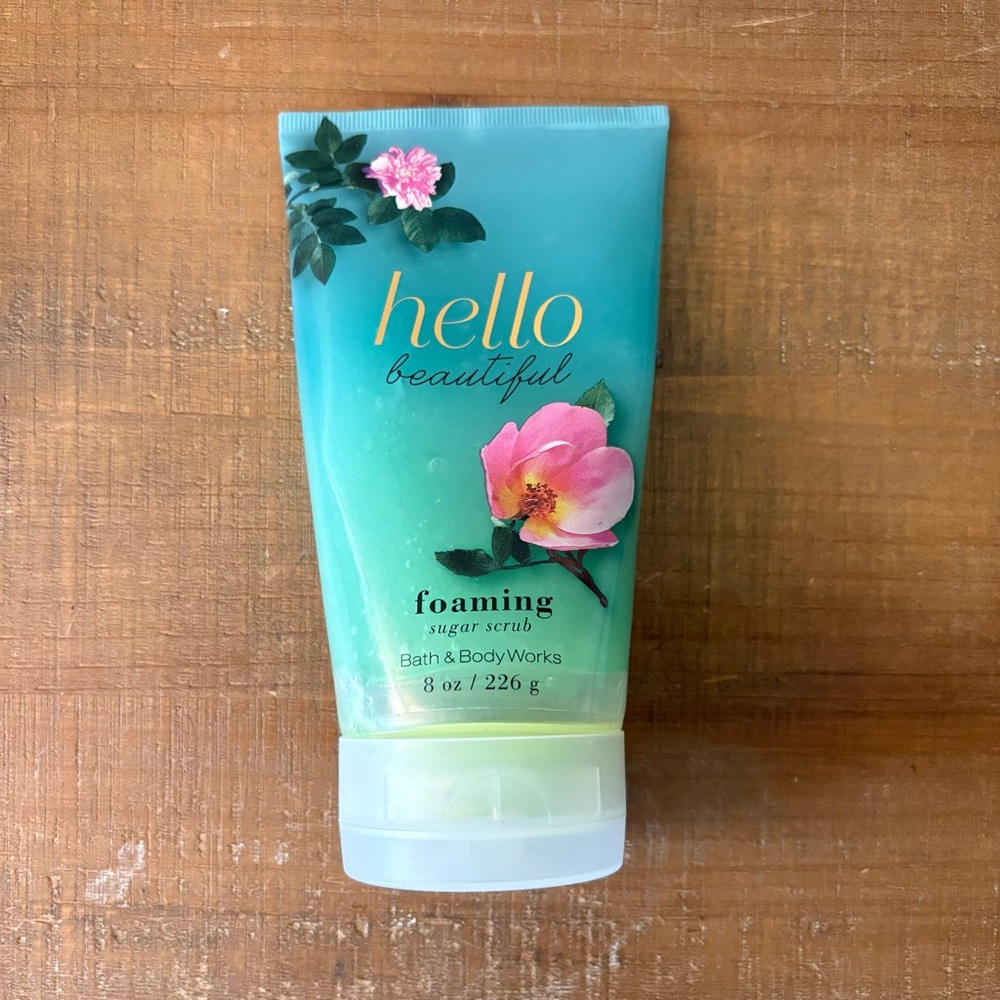 Bath and body works scrub - Picture 2 of 2